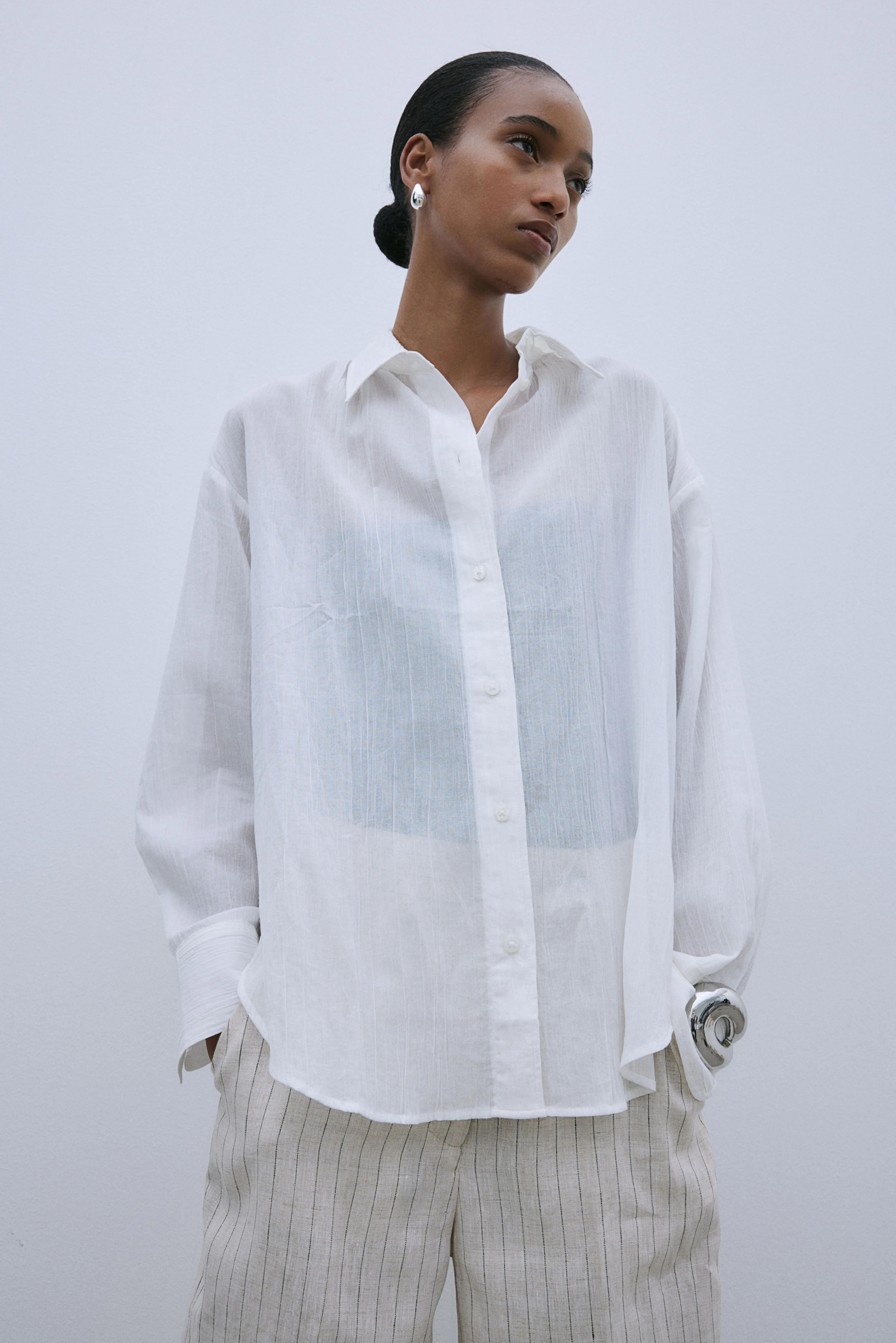 Crinkled cotton shirt - Long sleeve - Regular length - White - Ladies | H&M GB