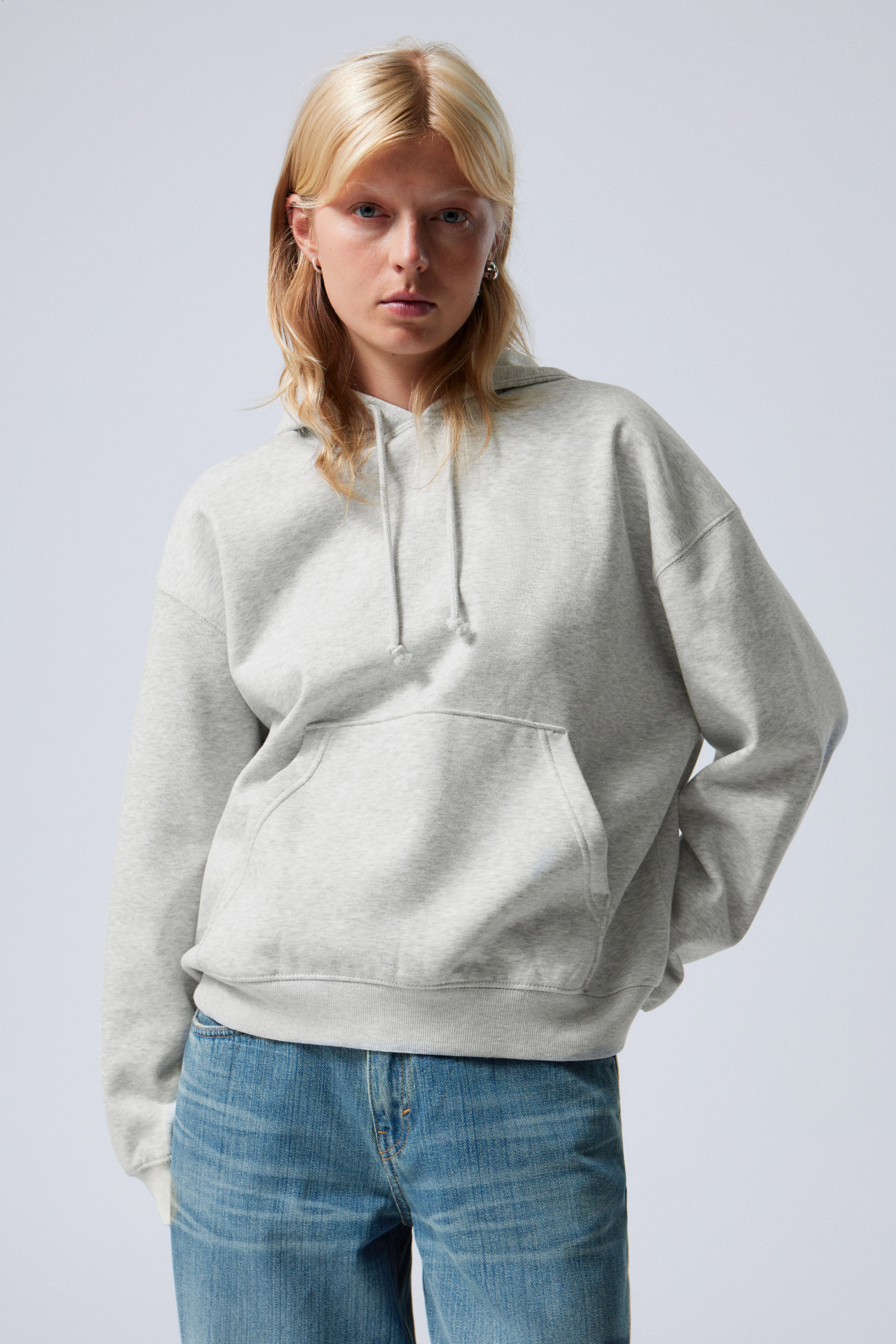 Essence Standard Hoodie - Long sleeve - Regular length - Light Grey - Ladies | H&M GB