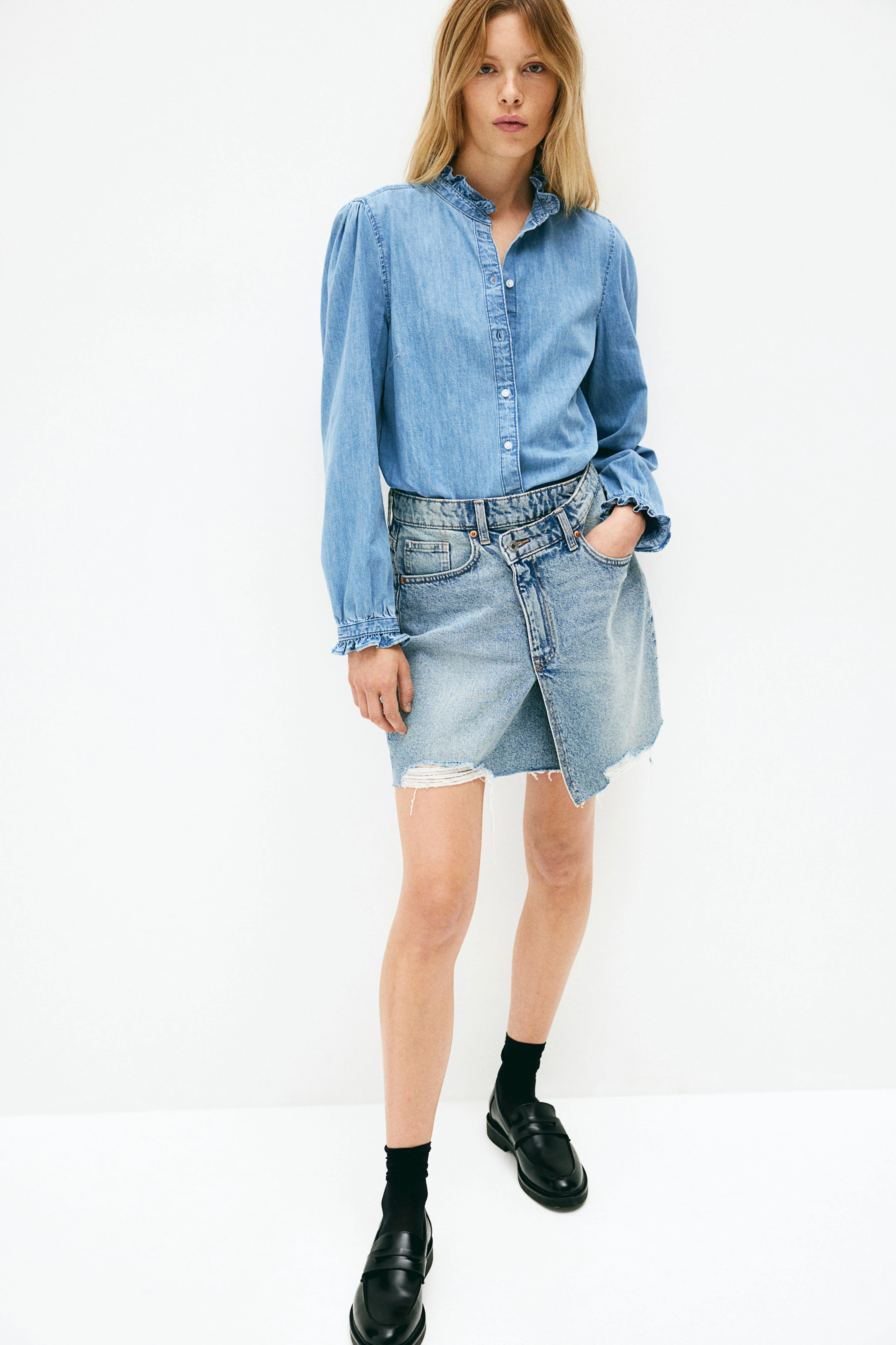 Frill-trimmed denim blouse - Long sleeve - Regular length - Light denim blue - Ladies | H&M GB