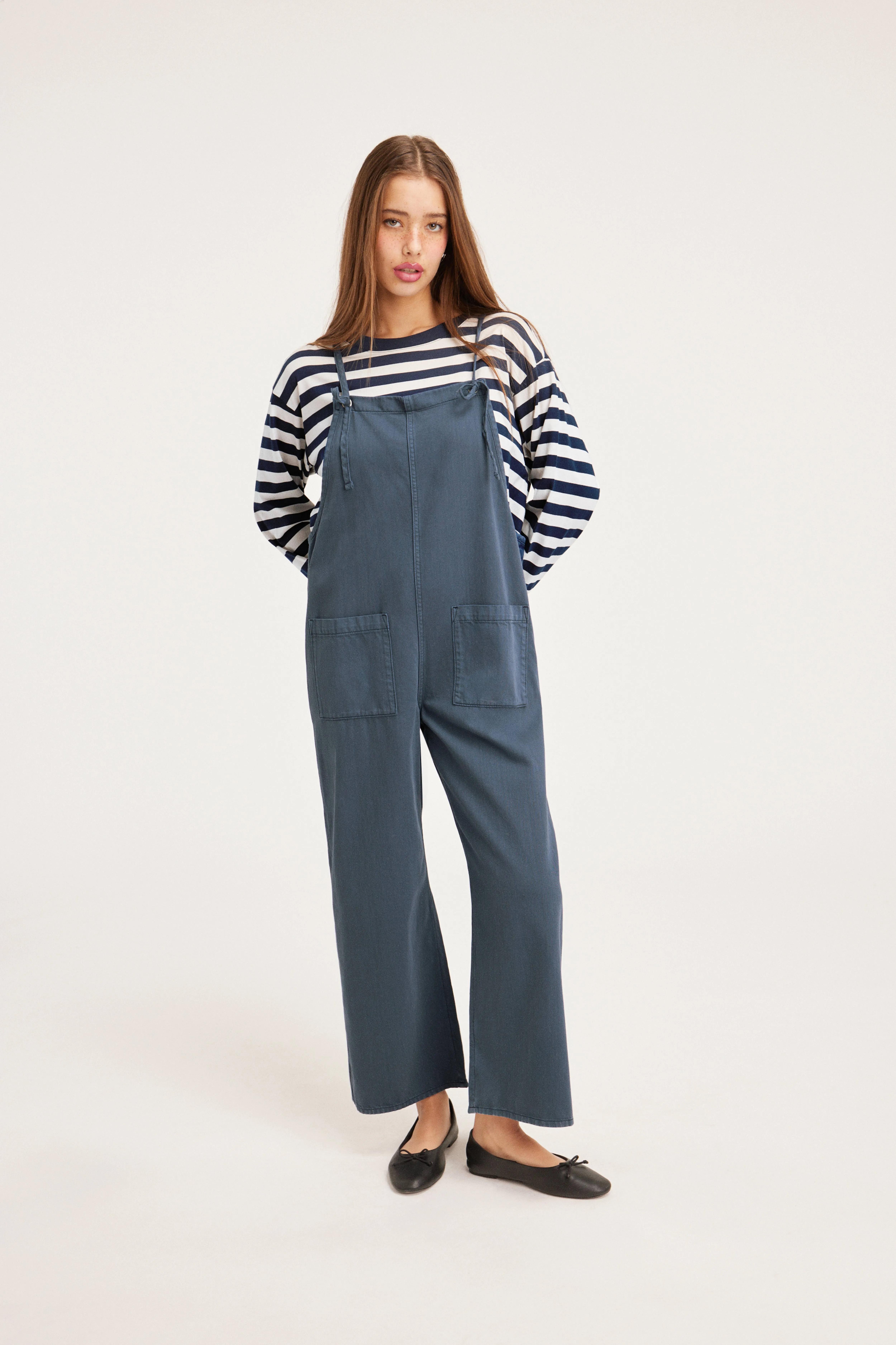 Loose Fit Denim Dungarees - Ankle length - Blue - Ladies | H&M GB