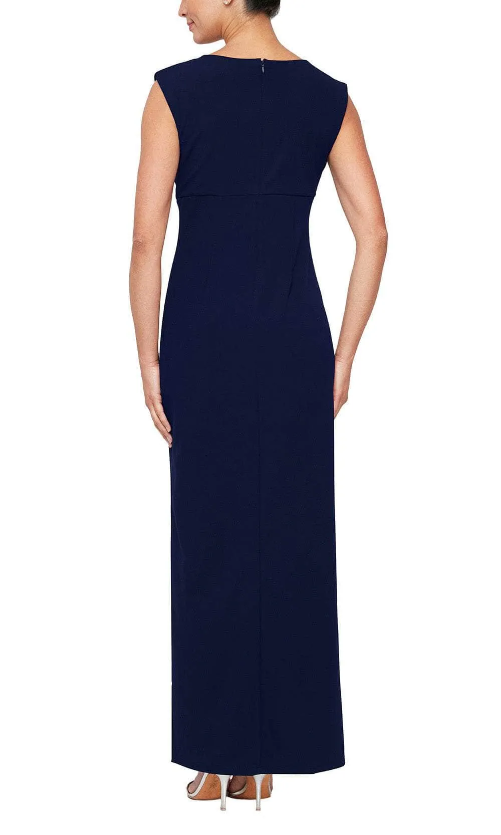 SLNY 9237218 - Brooch Accented Evening Dress