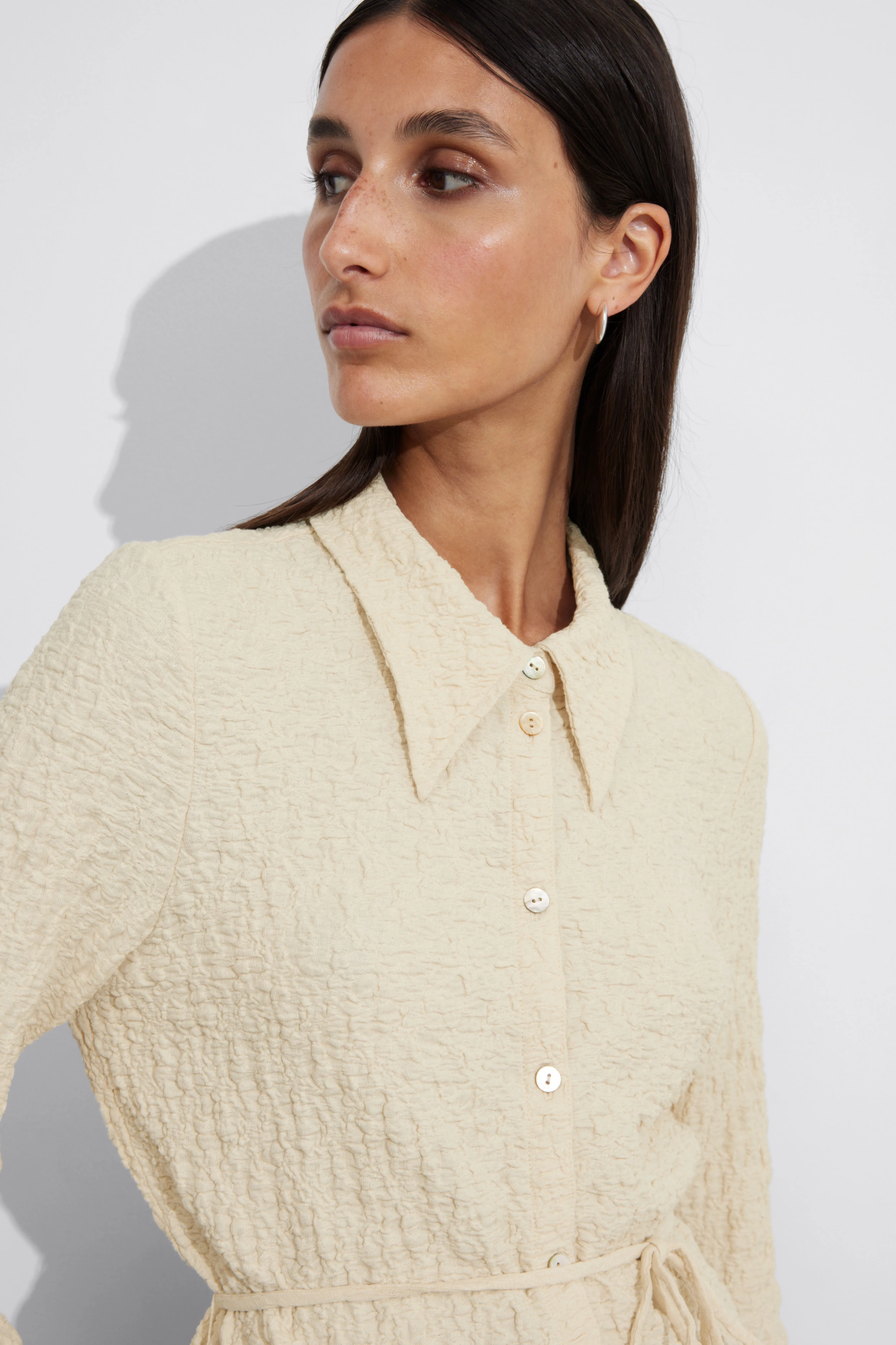 Textured Shirt - Long sleeve - Regular length - Beige - Ladies | H&M GB